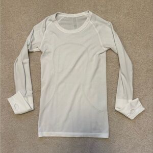 Lululemon Swiftly Tech Long-Sleeve Shirt *Hip Length Great used condition